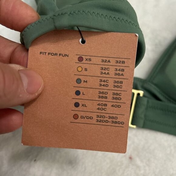 Shade & Shore Green Plunging Bikini Top – Size Medium (NWT) - Picture 4 of 5